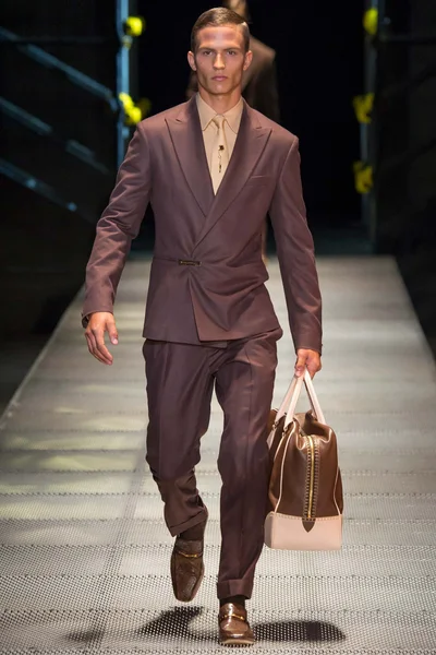 Look 1